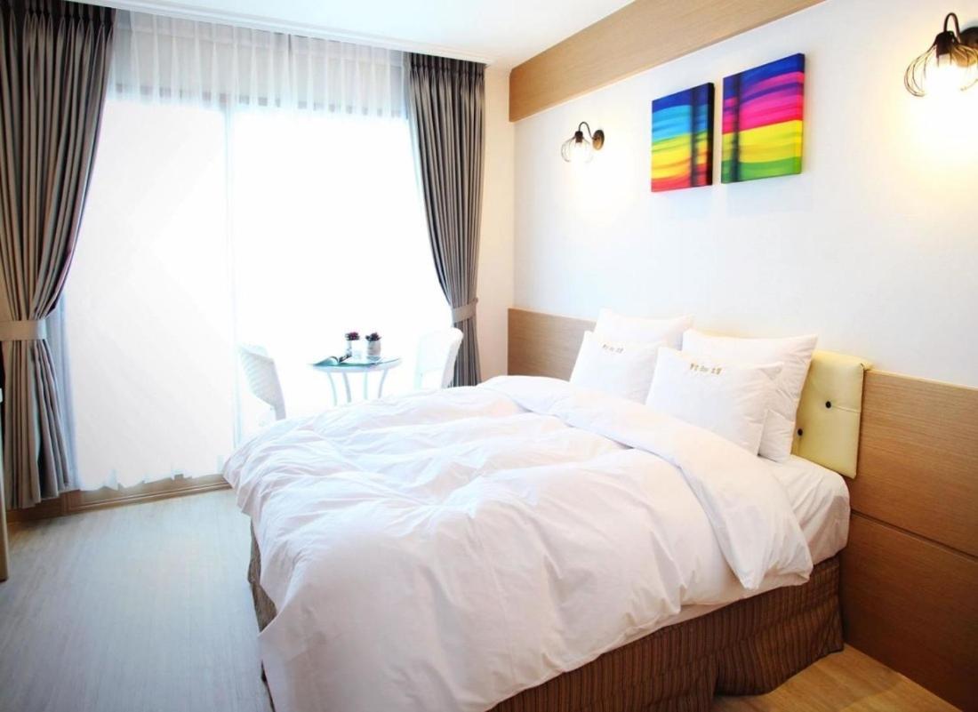 Tongyeong Bay Condo Hotel Екстериор снимка