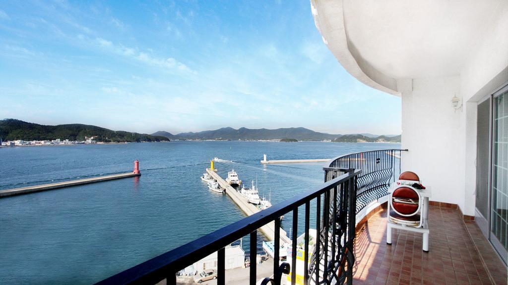 Tongyeong Bay Condo Hotel Екстериор снимка