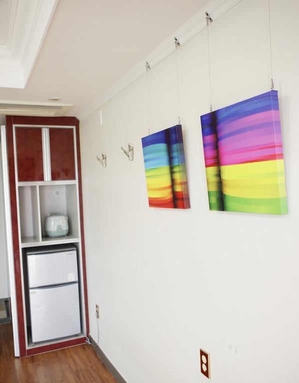 Tongyeong Bay Condo Hotel Екстериор снимка
