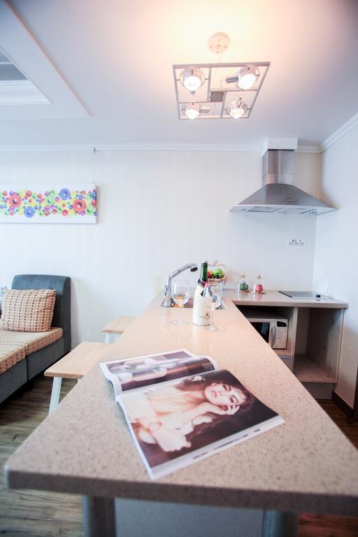 Tongyeong Bay Condo Hotel Екстериор снимка